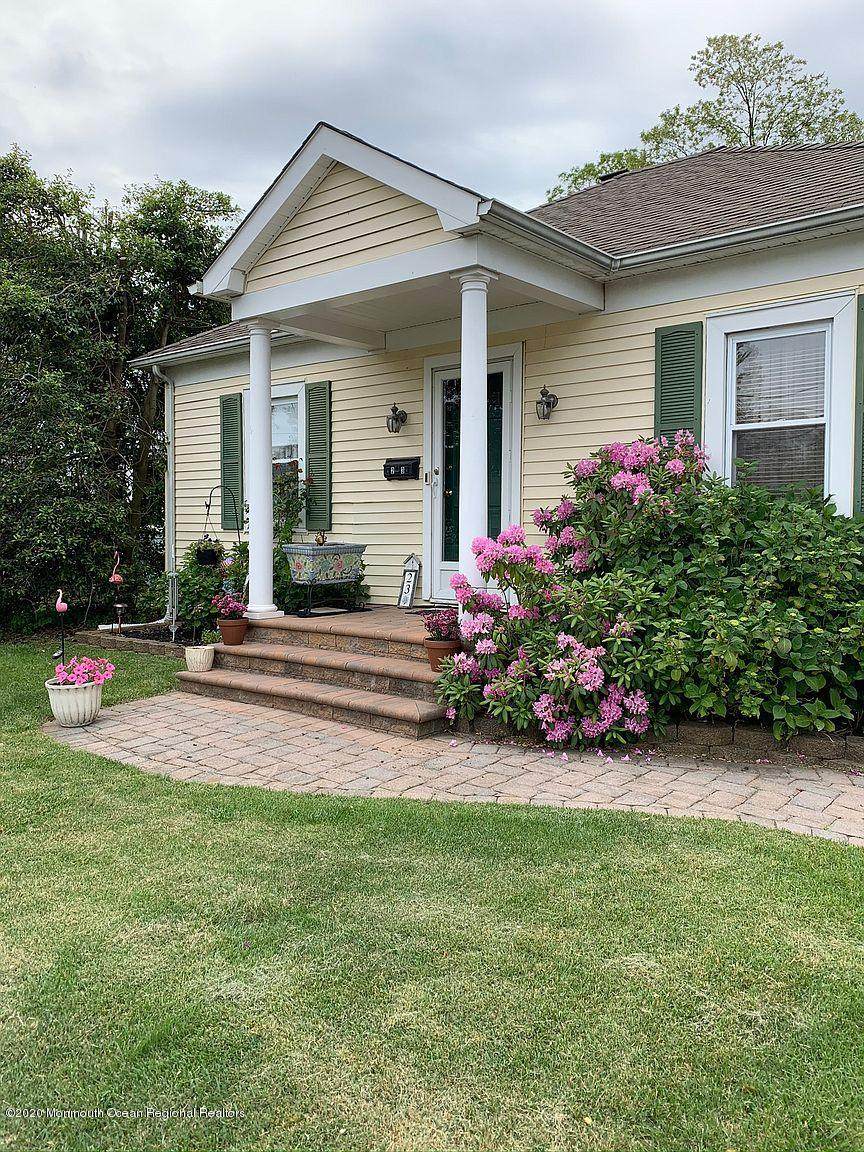 23 Locust Avenue - Photo 1