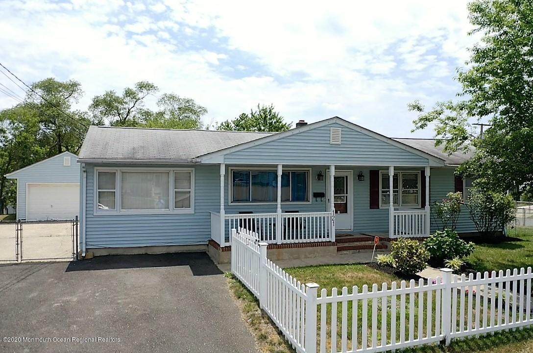 121 Charles Avenue - Photo 1