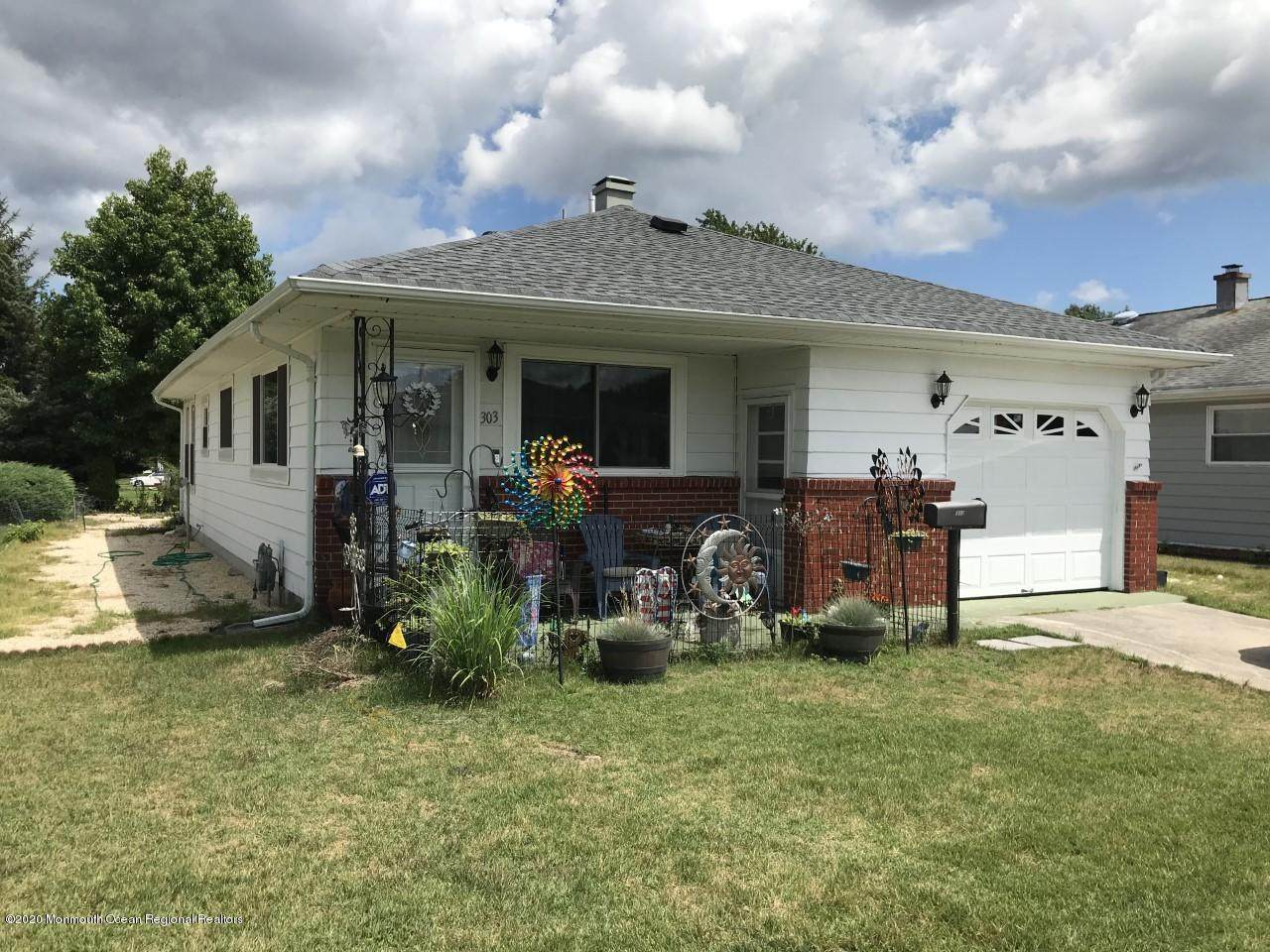 303 Saint Vincent Court - Photo 1