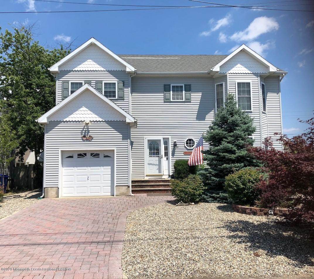 3422 Bergen Avenue - Photo 1