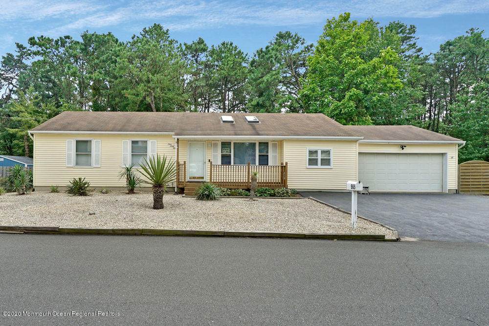 965 Rosewood Avenue - Photo 1