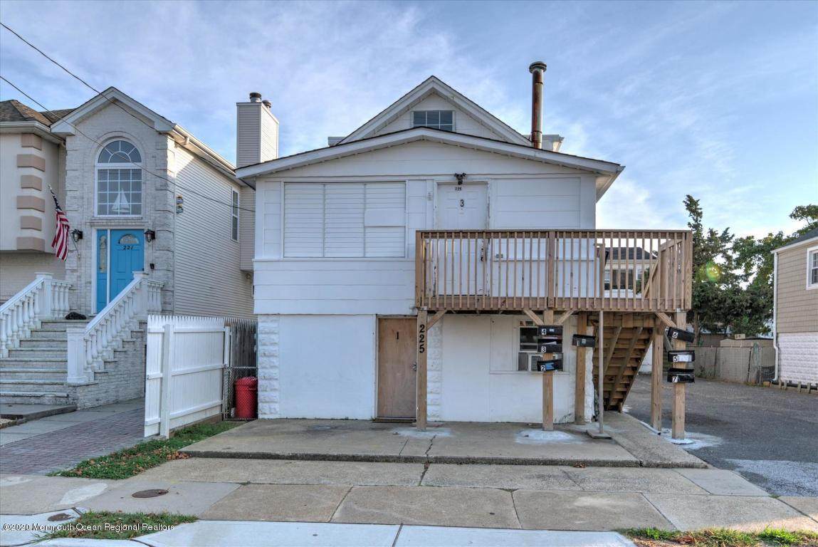 225 Lincoln Avenue - Photo 1