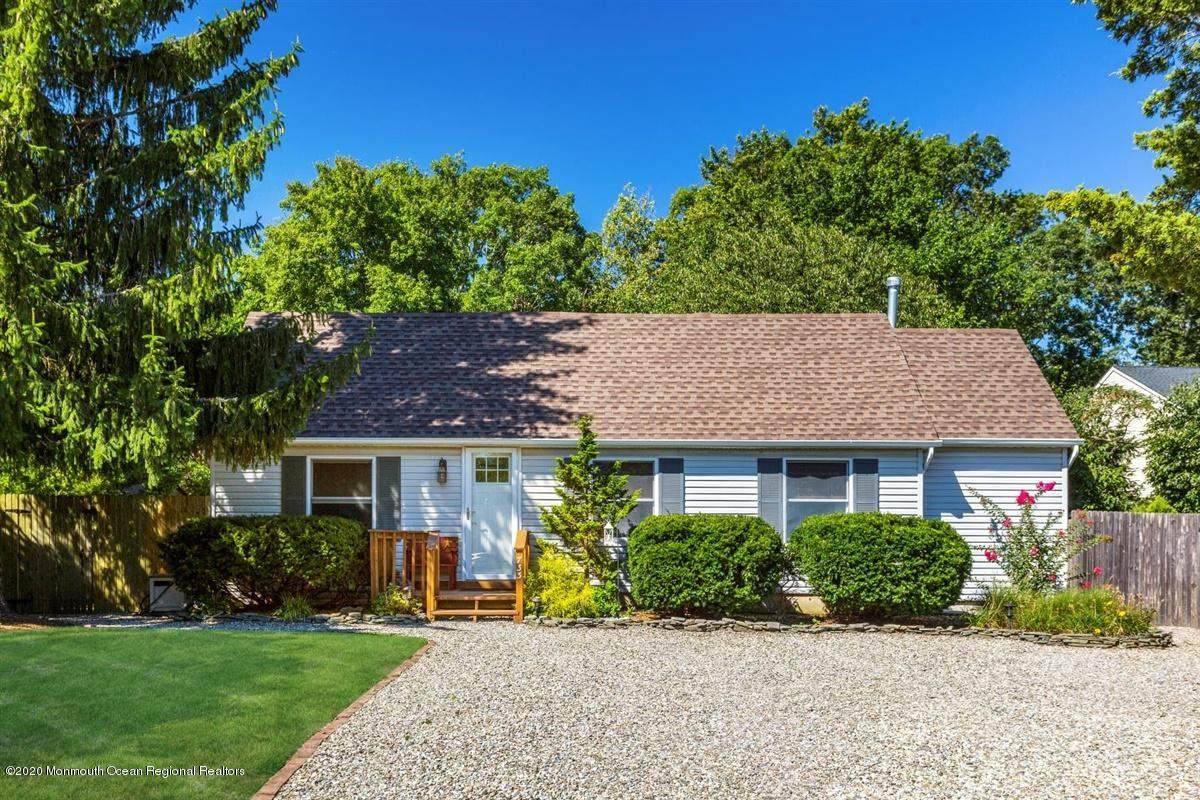 733 Maple Avenue - Photo 1
