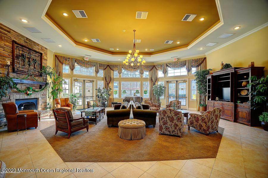 728 Amy Court - Photo 1