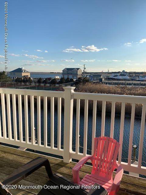 441 Bay Avenue - Photo 1