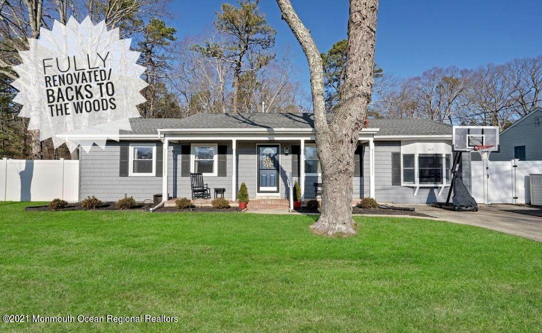 402 Woodlawn Drive - Photo 1