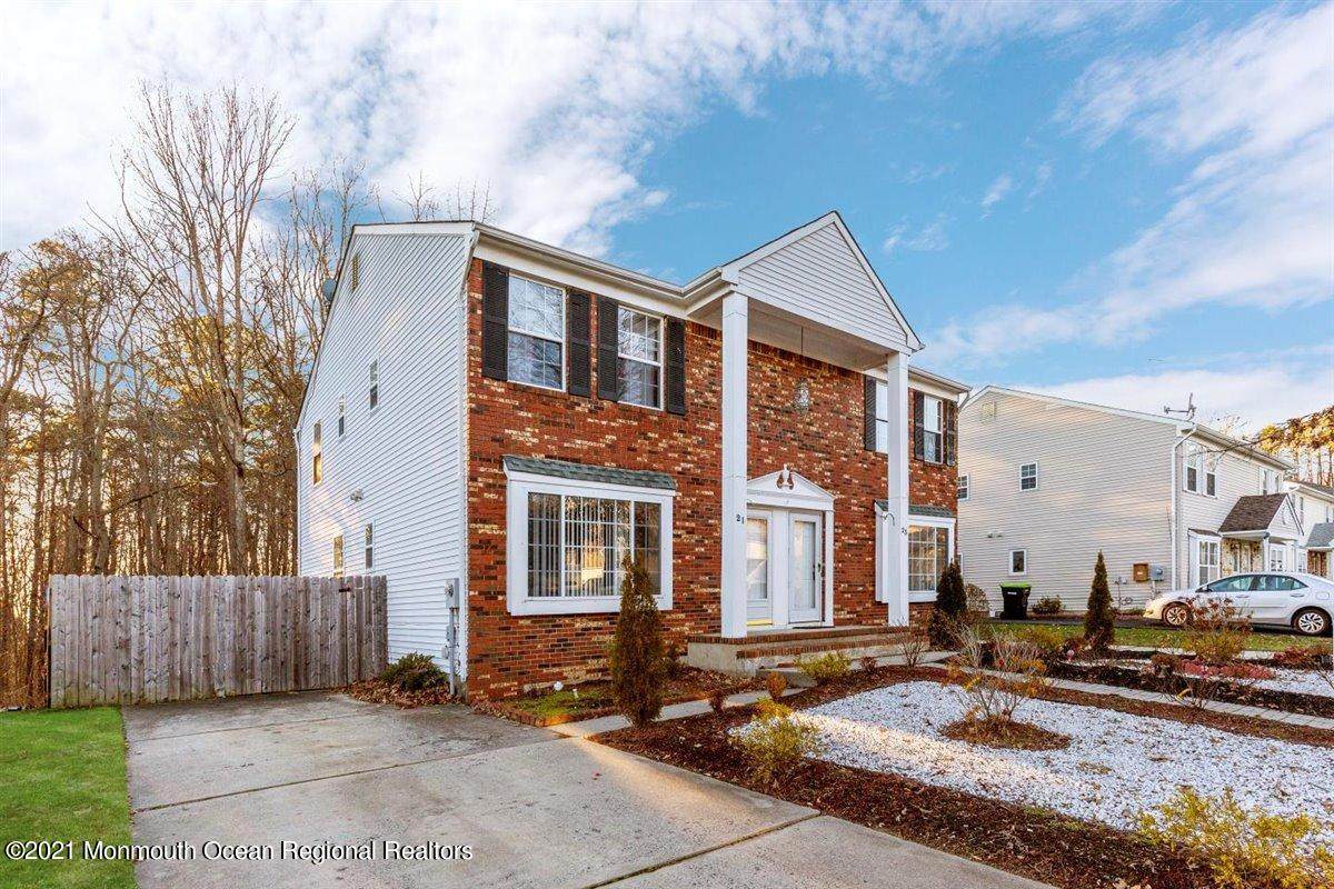21 Brewster Circle - Photo 1