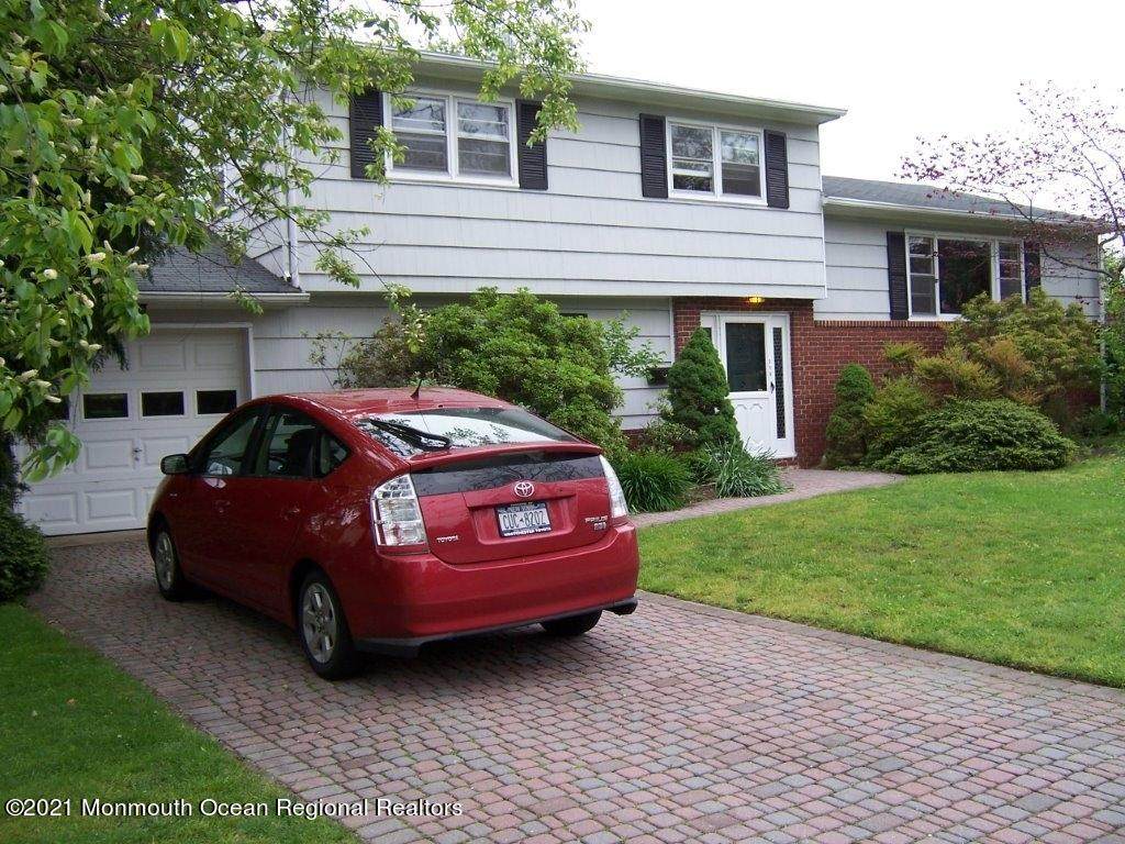 215 Lincoln Avenue - Photo 1