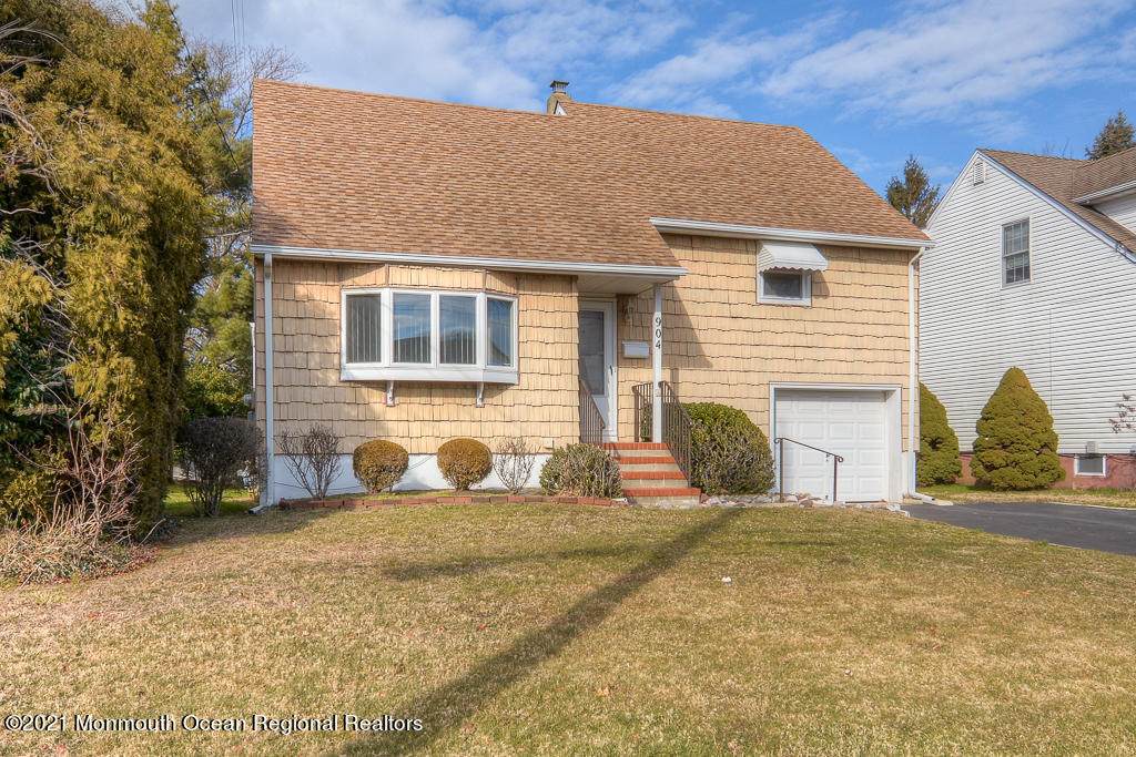 904 Claridge Drive - Photo 1