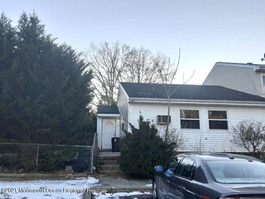 30 Lexington Boulevard - Photo 1