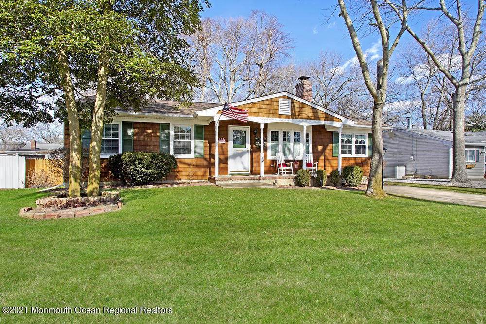 112 Hemlock Drive - Photo 1