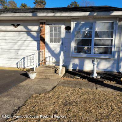 785 Hudson Parkway - Photo 1