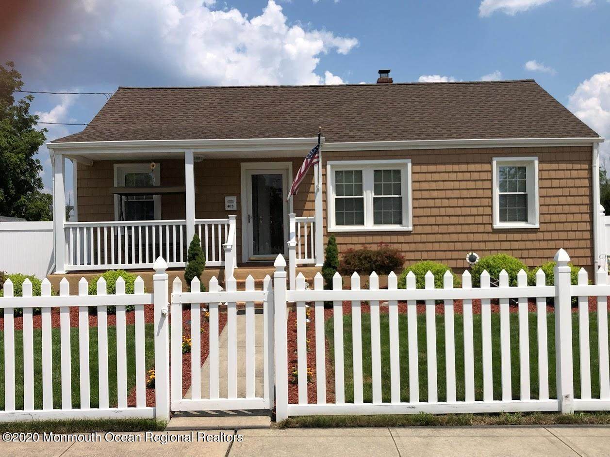 403 Manapaqua Avenue - Photo 1