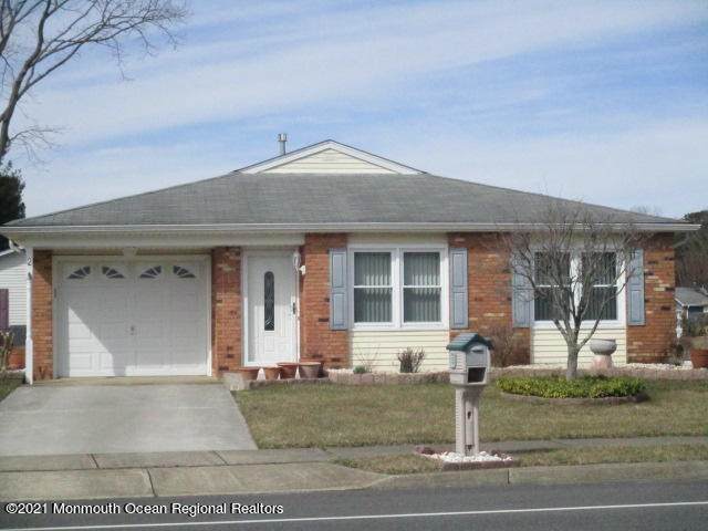 2 Lions Head Boulevard - Photo 1