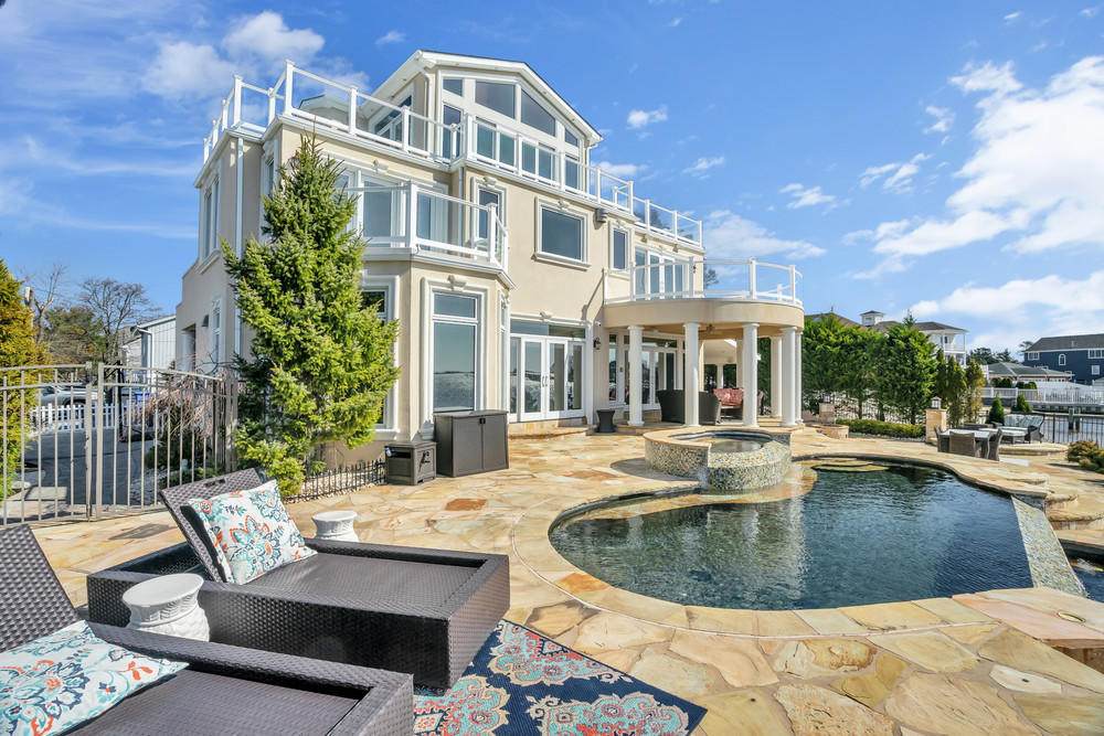 1 Cedar Tree Lane - Photo 1