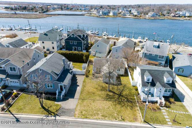 369 River Place - Photo 1