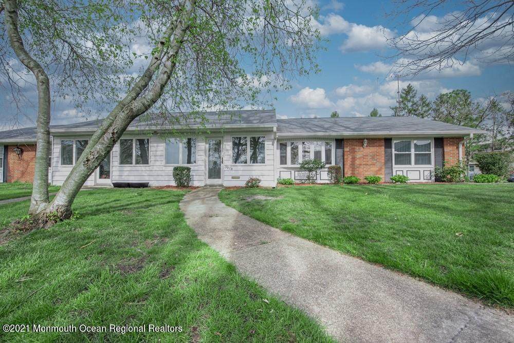 397 Chesterfield Court - Photo 1
