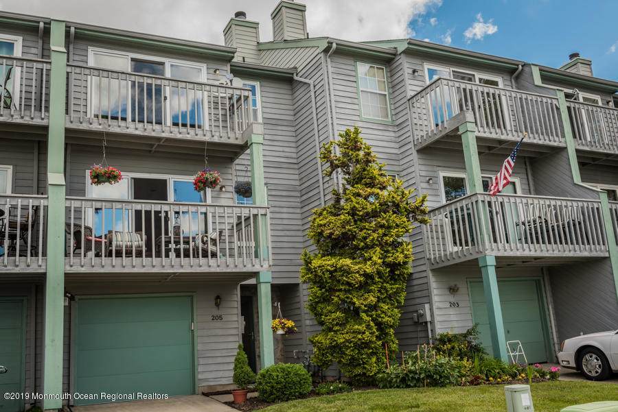 205 Spinnaker Way - Photo 1