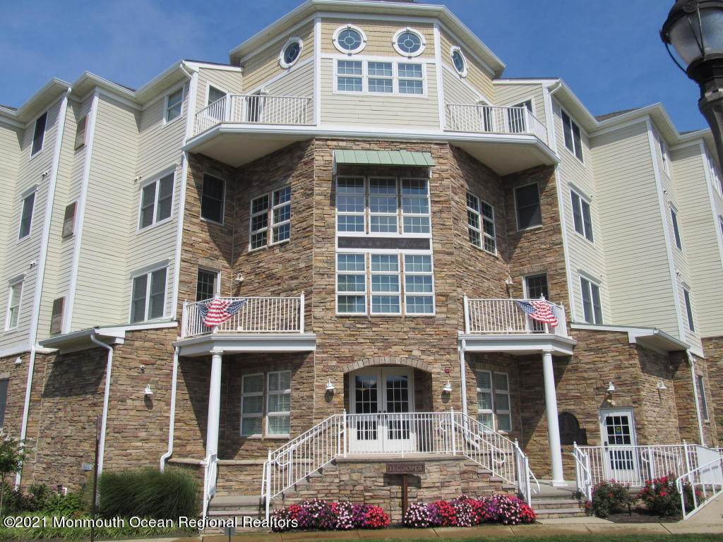 33 Cooper Avenue - Photo 1