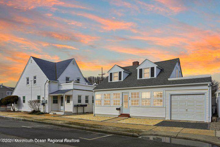 807 Grand Central Avenue - Photo 1