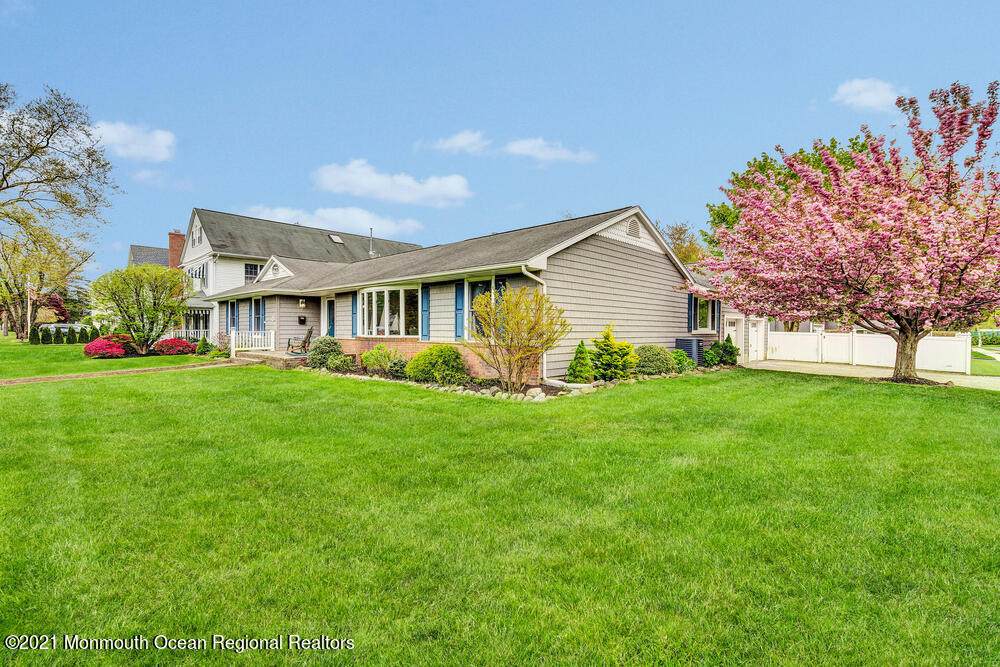 423 Atlantic Avenue - Photo 1