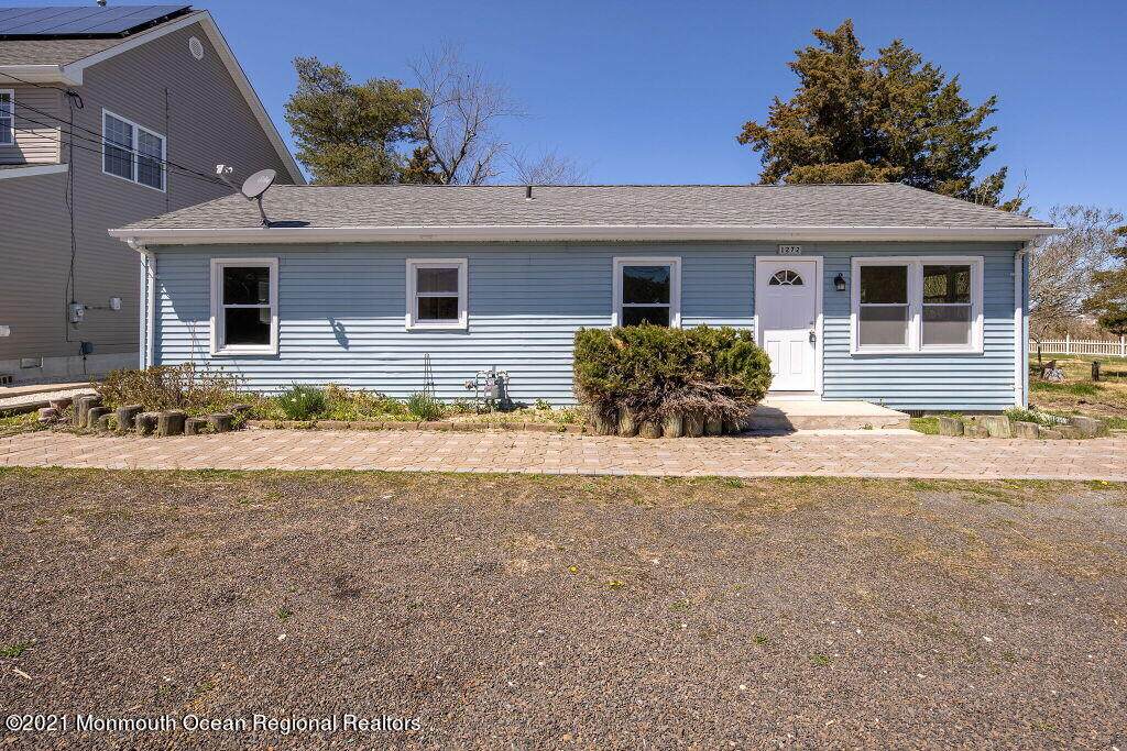 1272 Radio Road - Photo 1
