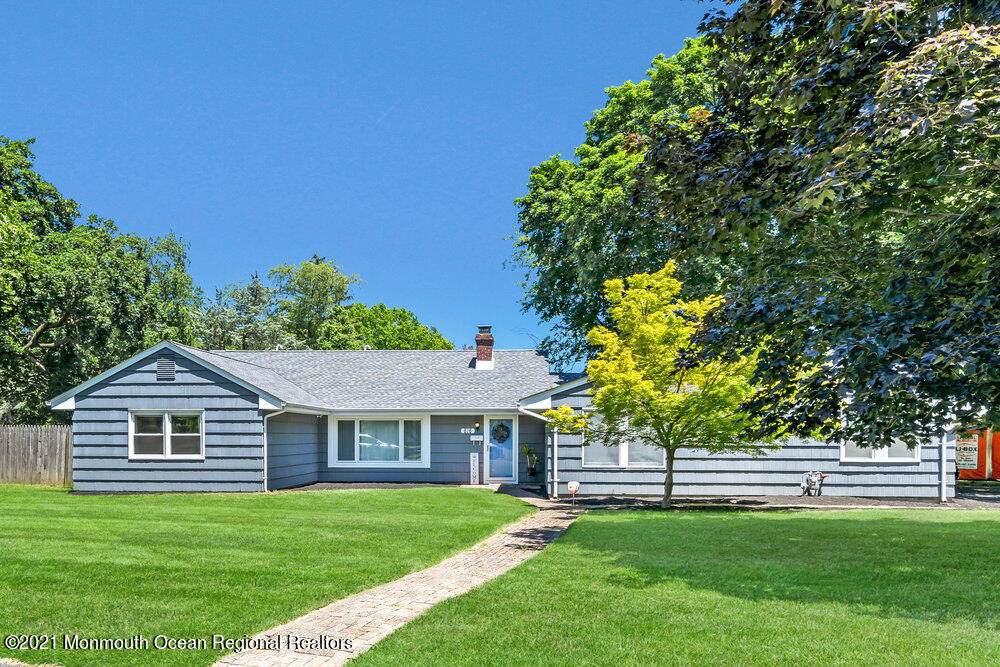 816 Monmouth Court - Photo 1