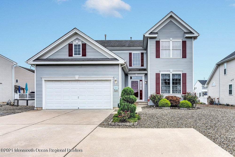 289 Bayview Avenue - Photo 1