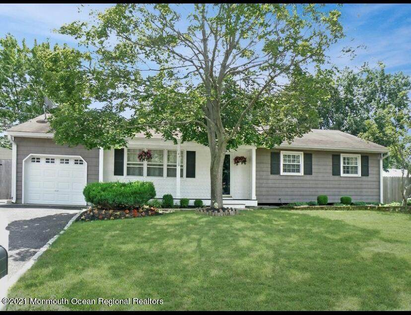 127 Smith Circle - Photo 1