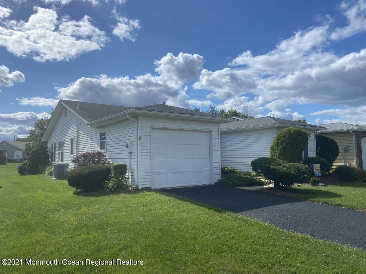 56 Everest Drive - Photo 1