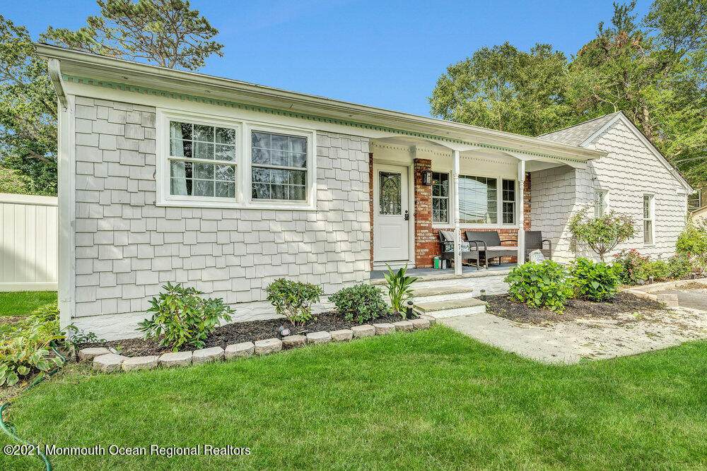 1174 Laurel Drive - Photo 1