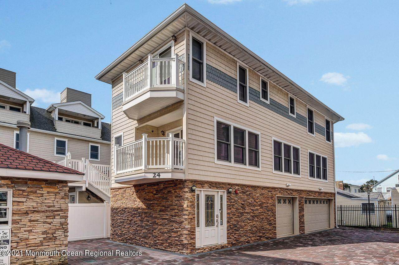 21 Blaine Avenue - Photo 1