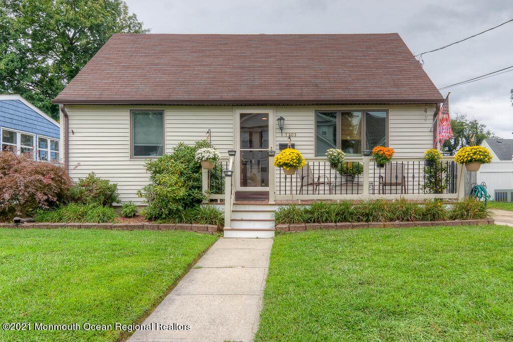 1303 Maple Avenue - Photo 1