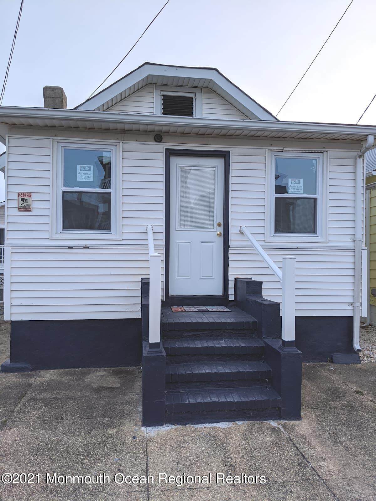 229 Webster Avenue - Photo 1