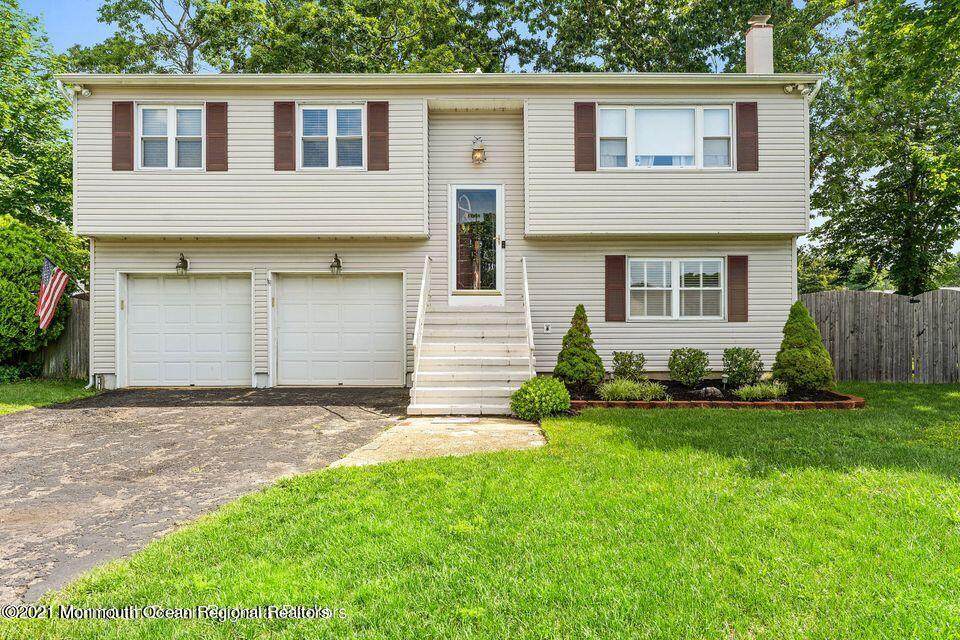 564 Baxter Street - Photo 1