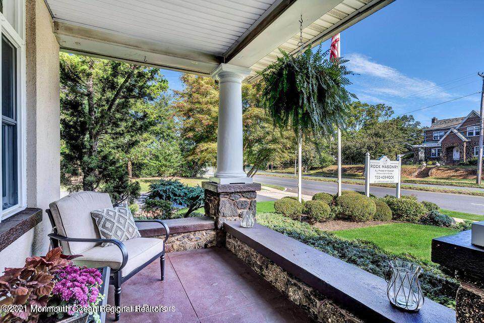 25 Memorial Parkway - Photo 1