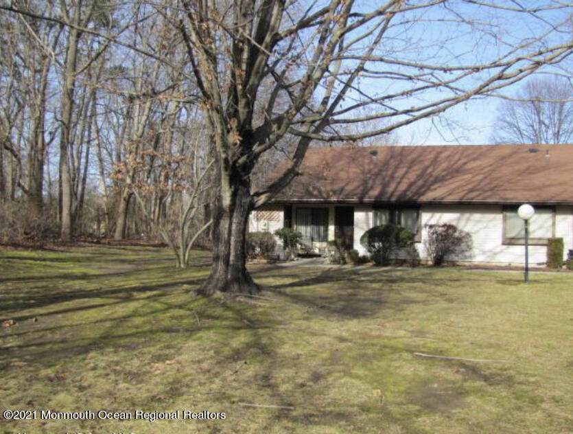 180 Amberly Drive - Photo 1