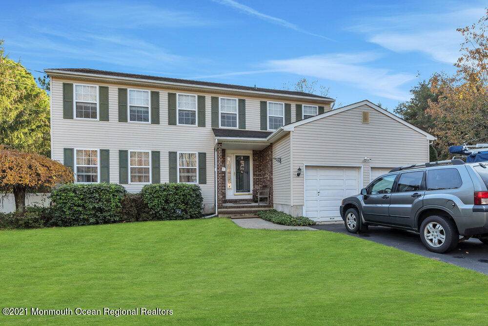 587 Reed Road - Photo 1
