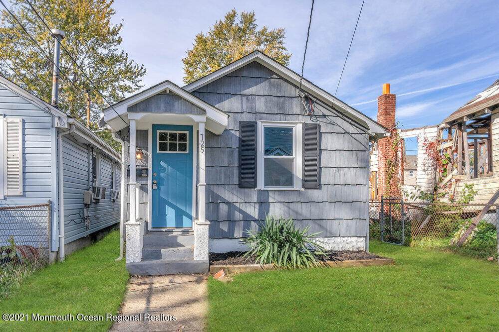 725 Monmouth Parkway - Photo 1
