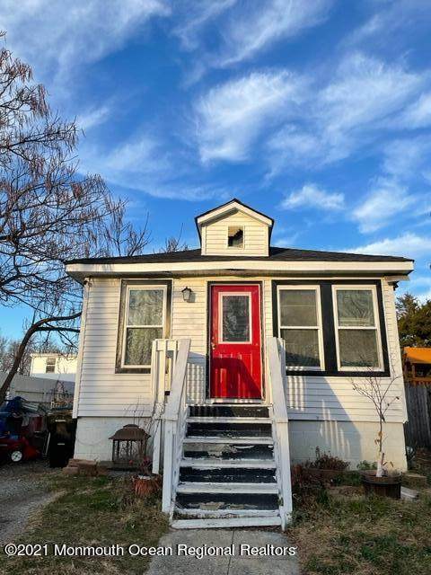243 Seabreeze Avenue - Photo 1