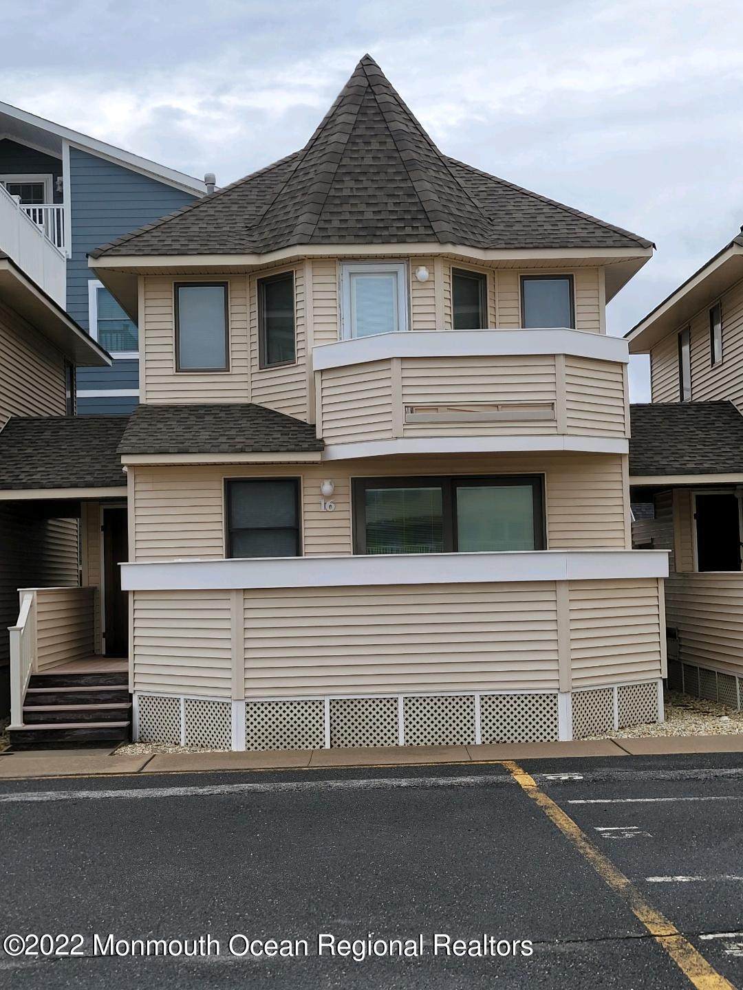 2 2nd Avenue - Photo 1