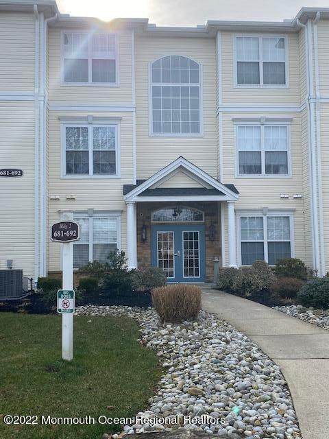 684 St Andrews Place - Photo 1
