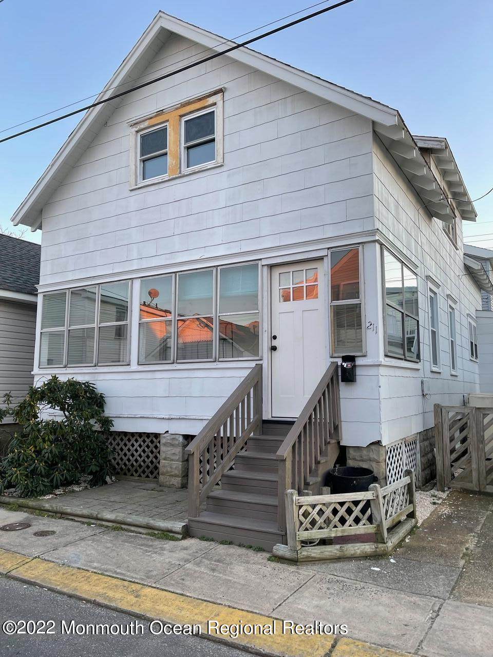 211 Bay Terrace - Photo 1