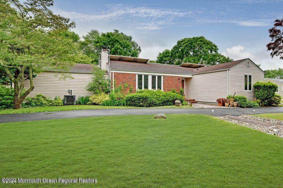 77 Pinewood Avenue - Photo 1