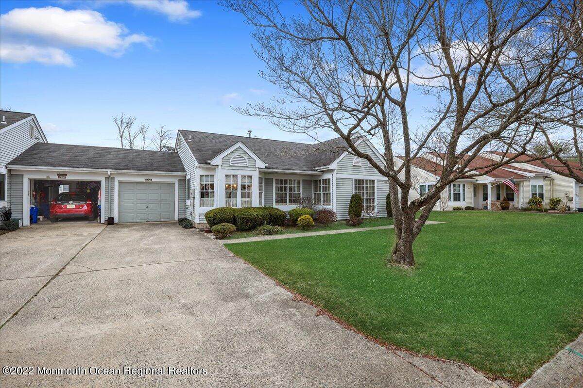 930B Liverpool Circle - Photo 1