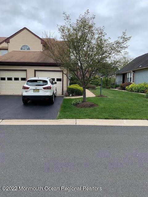 7C Daniel Webster Avenue - Photo 1