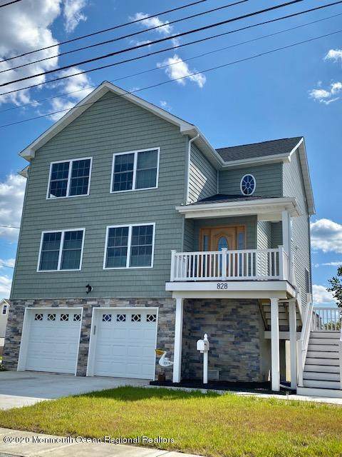 907 Center Street - Photo 1