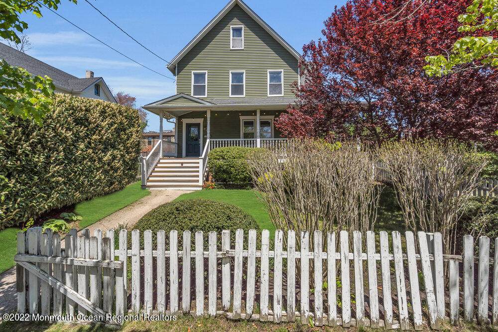 1105 2nd Avenue - Photo 1