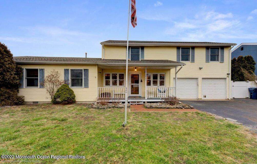 1633 Holbrook Street - Photo 1