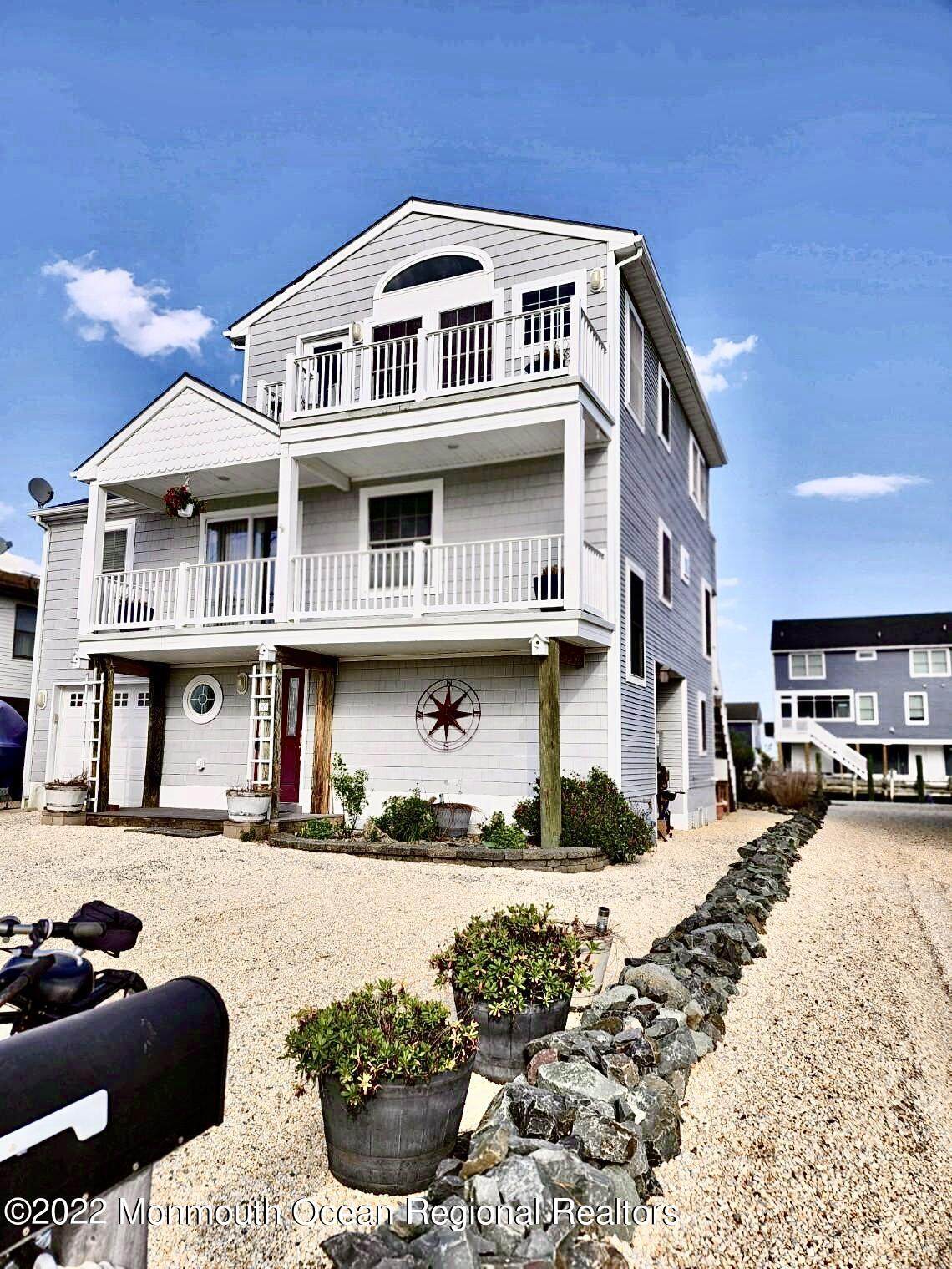 20 Carroll Avenue - Photo 1